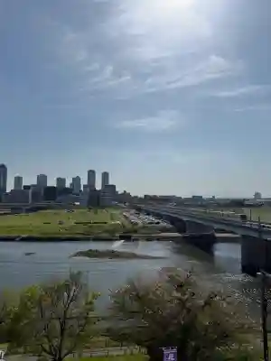 多摩川浅間神社の{uncategorized: "未分類", other: "その他", undefined: "問題あり", building: "その他建物", grave: "お墓", sacred_gate: "鳥居", guardian: "狛犬", statue: "像", buddha: "仏像", history: "歴史", nature: "自然", garden: "庭園", animal: "動物", pagoda: "塔", temizu: "手水舎", mountain_gate: "山門・神門", sanctuary: "本殿・本堂", subordinate: "末社・摂社", art: "芸術", scenery: "景色", jizo: "地蔵", ema: "絵馬", goshuin: "御朱印", omikuji: "おみくじ", items: "授与品その他", amulet: "お守り", goshuincho: "御朱印帳", eats: "食事", festival: "お祭り", votive_dance: "神楽", shichigosan: "七五三参", wedding: "結婚式", experience: "体験その他", initially: "初詣", around: "周辺", anti_infection: "感染症対策"}