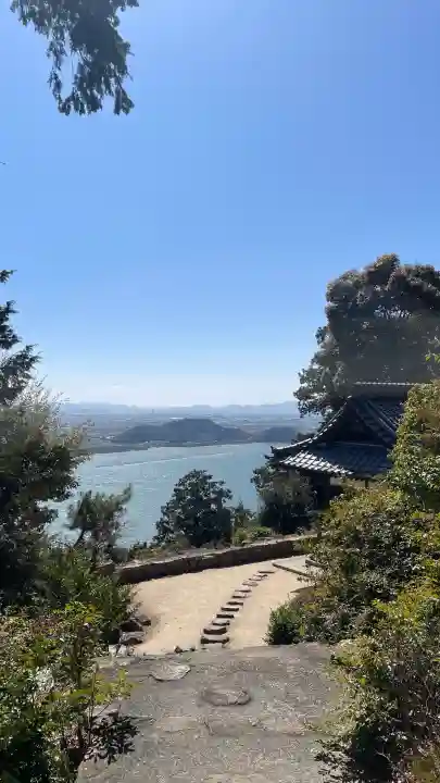 太郎坊大権現社の{uncategorized: "未分類", other: "その他", undefined: "問題あり", building: "その他建物", grave: "お墓", sacred_gate: "鳥居", guardian: "狛犬", statue: "像", buddha: "仏像", history: "歴史", nature: "自然", garden: "庭園", animal: "動物", pagoda: "塔", temizu: "手水舎", mountain_gate: "山門・神門", sanctuary: "本殿・本堂", subordinate: "末社・摂社", art: "芸術", scenery: "景色", jizo: "地蔵", ema: "絵馬", goshuin: "御朱印", omikuji: "おみくじ", items: "授与品その他", amulet: "お守り", goshuincho: "御朱印帳", eats: "食事", festival: "お祭り", votive_dance: "神楽", shichigosan: "七五三参", wedding: "結婚式", experience: "体験その他", initially: "初詣", around: "周辺", anti_infection: "感染症対策"}