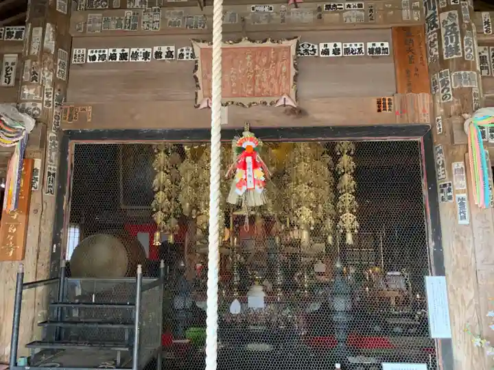 石堂寺の本殿・本堂