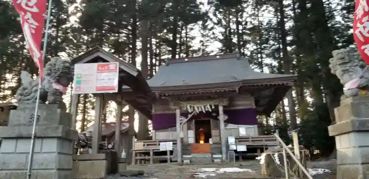 坪沼八幡神社の本殿・本堂