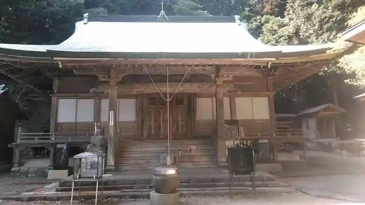 霊山寺の本殿・本堂
