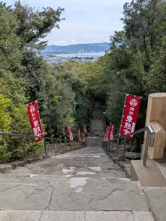 紀州東照宮の{uncategorized: "未分類", other: "その他", undefined: "問題あり", building: "その他建物", grave: "お墓", sacred_gate: "鳥居", guardian: "狛犬", statue: "像", buddha: "仏像", history: "歴史", nature: "自然", garden: "庭園", animal: "動物", pagoda: "塔", temizu: "手水舎", mountain_gate: "山門・神門", sanctuary: "本殿・本堂", subordinate: "末社・摂社", art: "芸術", scenery: "景色", jizo: "地蔵", ema: "絵馬", goshuin: "御朱印", omikuji: "おみくじ", items: "授与品その他", amulet: "お守り", goshuincho: "御朱印帳", eats: "食事", festival: "お祭り", votive_dance: "神楽", shichigosan: "七五三参", wedding: "結婚式", experience: "体験その他", initially: "初詣", around: "周辺", anti_infection: "感染症対策"}