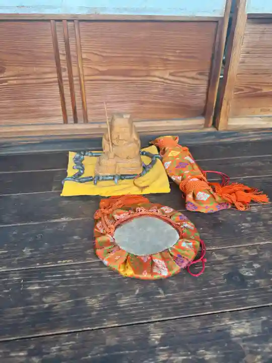 香取神社(旭町香取神社・大鳥神社)の{uncategorized: "未分類", other: "その他", undefined: "問題あり", building: "その他建物", grave: "お墓", sacred_gate: "鳥居", guardian: "狛犬", statue: "像", buddha: "仏像", history: "歴史", nature: "自然", garden: "庭園", animal: "動物", pagoda: "塔", temizu: "手水舎", mountain_gate: "山門・神門", sanctuary: "本殿・本堂", subordinate: "末社・摂社", art: "芸術", scenery: "景色", jizo: "地蔵", ema: "絵馬", goshuin: "御朱印", omikuji: "おみくじ", items: "授与品その他", amulet: "お守り", goshuincho: "御朱印帳", eats: "食事", festival: "お祭り", votive_dance: "神楽", shichigosan: "七五三参", wedding: "結婚式", experience: "体験その他", initially: "初詣", around: "周辺", anti_infection: "感染症対策"}