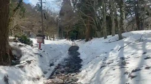 大神山神社奥宮の{uncategorized: "未分類", other: "その他", undefined: "問題あり", building: "その他建物", grave: "お墓", sacred_gate: "鳥居", guardian: "狛犬", statue: "像", buddha: "仏像", history: "歴史", nature: "自然", garden: "庭園", animal: "動物", pagoda: "塔", temizu: "手水舎", mountain_gate: "山門・神門", sanctuary: "本殿・本堂", subordinate: "末社・摂社", art: "芸術", scenery: "景色", jizo: "地蔵", ema: "絵馬", goshuin: "御朱印", omikuji: "おみくじ", items: "授与品その他", amulet: "お守り", goshuincho: "御朱印帳", eats: "食事", festival: "お祭り", votive_dance: "神楽", shichigosan: "七五三参", wedding: "結婚式", experience: "体験その他", initially: "初詣", around: "周辺", anti_infection: "感染症対策"}