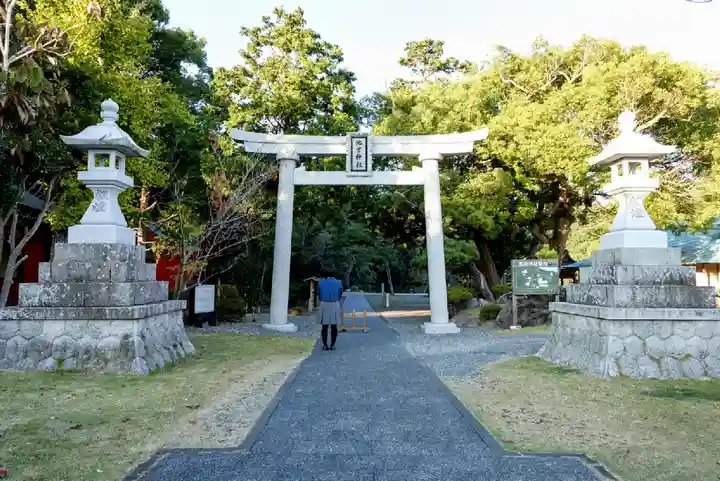桜ヶ池池宮神社の鳥居