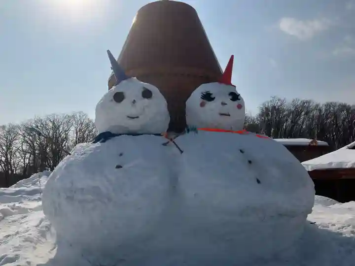 北広島市総鎮守 廣島神社の{uncategorized: "未分類", other: "その他", undefined: "問題あり", building: "その他建物", grave: "お墓", sacred_gate: "鳥居", guardian: "狛犬", statue: "像", buddha: "仏像", history: "歴史", nature: "自然", garden: "庭園", animal: "動物", pagoda: "塔", temizu: "手水舎", mountain_gate: "山門・神門", sanctuary: "本殿・本堂", subordinate: "末社・摂社", art: "芸術", scenery: "景色", jizo: "地蔵", ema: "絵馬", goshuin: "御朱印", omikuji: "おみくじ", items: "授与品その他", amulet: "お守り", goshuincho: "御朱印帳", eats: "食事", festival: "お祭り", votive_dance: "神楽", shichigosan: "七五三参", wedding: "結婚式", experience: "体験その他", initially: "初詣", around: "周辺", anti_infection: "感染症対策"}