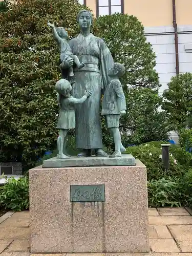 靖國神社の像