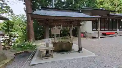 八幡神社の手水舎
