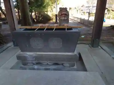 逸見神社の手水舎