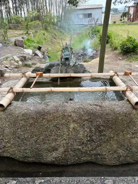 志那神社の{uncategorized: "未分類", other: "その他", undefined: "問題あり", building: "その他建物", grave: "お墓", sacred_gate: "鳥居", guardian: "狛犬", statue: "像", buddha: "仏像", history: "歴史", nature: "自然", garden: "庭園", animal: "動物", pagoda: "塔", temizu: "手水舎", mountain_gate: "山門・神門", sanctuary: "本殿・本堂", subordinate: "末社・摂社", art: "芸術", scenery: "景色", jizo: "地蔵", ema: "絵馬", goshuin: "御朱印", omikuji: "おみくじ", items: "授与品その他", amulet: "お守り", goshuincho: "御朱印帳", eats: "食事", festival: "お祭り", votive_dance: "神楽", shichigosan: "七五三参", wedding: "結婚式", experience: "体験その他", initially: "初詣", around: "周辺", anti_infection: "感染症対策"}