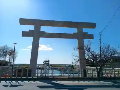 息栖神社の{uncategorized: "未分類", other: "その他", undefined: "問題あり", building: "その他建物", grave: "お墓", sacred_gate: "鳥居", guardian: "狛犬", statue: "像", buddha: "仏像", history: "歴史", nature: "自然", garden: "庭園", animal: "動物", pagoda: "塔", temizu: "手水舎", mountain_gate: "山門・神門", sanctuary: "本殿・本堂", subordinate: "末社・摂社", art: "芸術", scenery: "景色", jizo: "地蔵", ema: "絵馬", goshuin: "御朱印", omikuji: "おみくじ", items: "授与品その他", amulet: "お守り", goshuincho: "御朱印帳", eats: "食事", festival: "お祭り", votive_dance: "神楽", shichigosan: "七五三参", wedding: "結婚式", experience: "体験その他", initially: "初詣", around: "周辺", anti_infection: "感染症対策"}