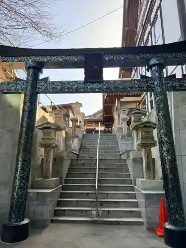 大杉神社の{uncategorized: "未分類", other: "その他", undefined: "問題あり", building: "その他建物", grave: "お墓", sacred_gate: "鳥居", guardian: "狛犬", statue: "像", buddha: "仏像", history: "歴史", nature: "自然", garden: "庭園", animal: "動物", pagoda: "塔", temizu: "手水舎", mountain_gate: "山門・神門", sanctuary: "本殿・本堂", subordinate: "末社・摂社", art: "芸術", scenery: "景色", jizo: "地蔵", ema: "絵馬", goshuin: "御朱印", omikuji: "おみくじ", items: "授与品その他", amulet: "お守り", goshuincho: "御朱印帳", eats: "食事", festival: "お祭り", votive_dance: "神楽", shichigosan: "七五三参", wedding: "結婚式", experience: "体験その他", initially: "初詣", around: "周辺", anti_infection: "感染症対策"}