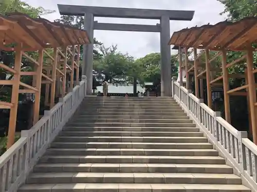 伊勢山皇大神宮の鳥居