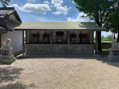 八幡社(西本地)の末社・摂社