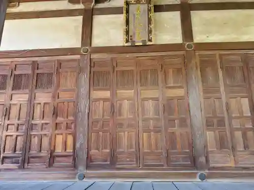 新薬師寺の本殿・本堂