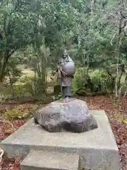 代々木神社の像