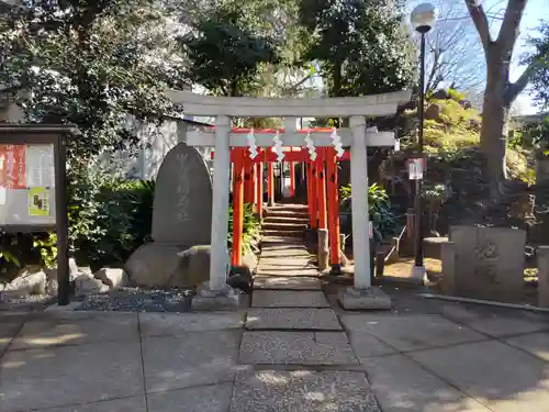 鳩森八幡神社の鳥居