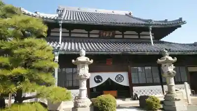 花岳寺の本殿・本堂