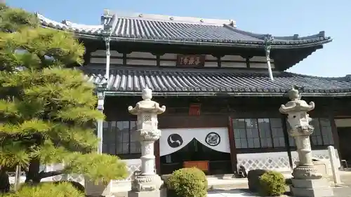 花岳寺の本殿・本堂