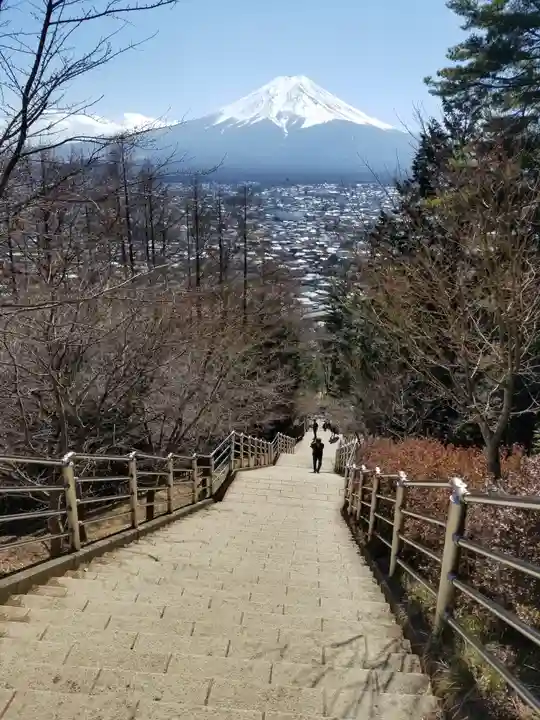 新倉富士浅間神社(山梨県)