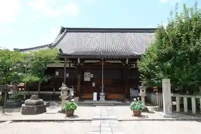 西大寺の本殿・本堂