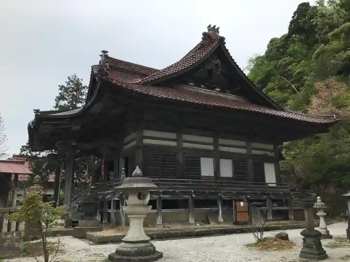 摩尼寺の本殿・本堂