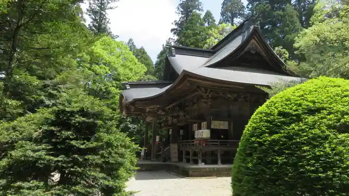 青海神社の本殿・本堂