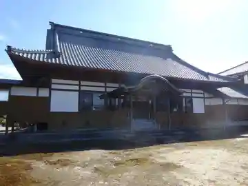常勝寺の本殿・本堂