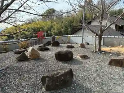 安岡寺の{uncategorized: "未分類", other: "その他", undefined: "問題あり", building: "その他建物", grave: "お墓", sacred_gate: "鳥居", guardian: "狛犬", statue: "像", buddha: "仏像", history: "歴史", nature: "自然", garden: "庭園", animal: "動物", pagoda: "塔", temizu: "手水舎", mountain_gate: "山門・神門", sanctuary: "本殿・本堂", subordinate: "末社・摂社", art: "芸術", scenery: "景色", jizo: "地蔵", ema: "絵馬", goshuin: "御朱印", omikuji: "おみくじ", items: "授与品その他", amulet: "お守り", goshuincho: "御朱印帳", eats: "食事", festival: "お祭り", votive_dance: "神楽", shichigosan: "七五三参", wedding: "結婚式", experience: "体験その他", initially: "初詣", around: "周辺", anti_infection: "感染症対策"}