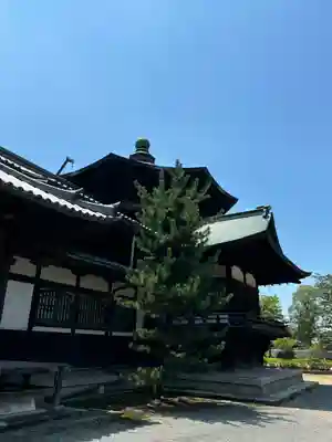 斑鳩寺の本殿・本堂