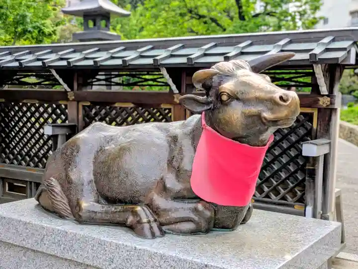 湯島天満宮の{uncategorized: "未分類", other: "その他", undefined: "問題あり", building: "その他建物", grave: "お墓", sacred_gate: "鳥居", guardian: "狛犬", statue: "像", buddha: "仏像", history: "歴史", nature: "自然", garden: "庭園", animal: "動物", pagoda: "塔", temizu: "手水舎", mountain_gate: "山門・神門", sanctuary: "本殿・本堂", subordinate: "末社・摂社", art: "芸術", scenery: "景色", jizo: "地蔵", ema: "絵馬", goshuin: "御朱印", omikuji: "おみくじ", items: "授与品その他", amulet: "お守り", goshuincho: "御朱印帳", eats: "食事", festival: "お祭り", votive_dance: "神楽", shichigosan: "七五三参", wedding: "結婚式", experience: "体験その他", initially: "初詣", around: "周辺", anti_infection: "感染症対策"}