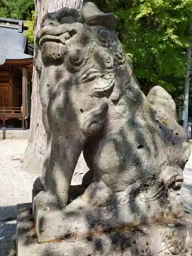 下梨地主神社の狛犬