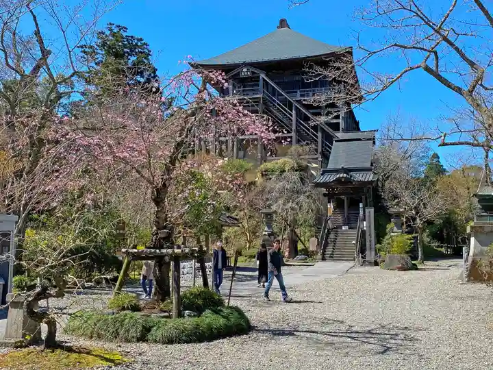 笠森寺の本殿・本堂