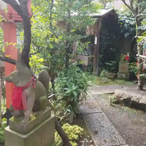 四谷於岩稲荷田宮神社の狛犬