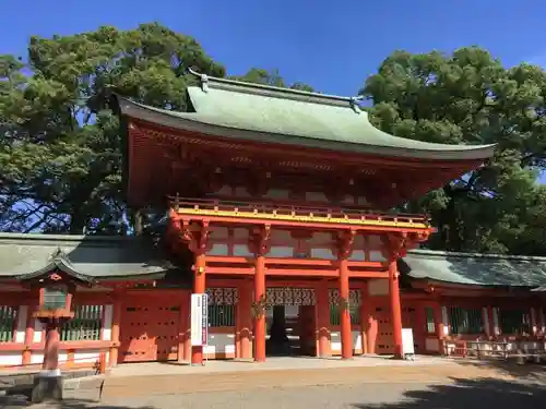 武蔵一宮氷川神社の山門・神門