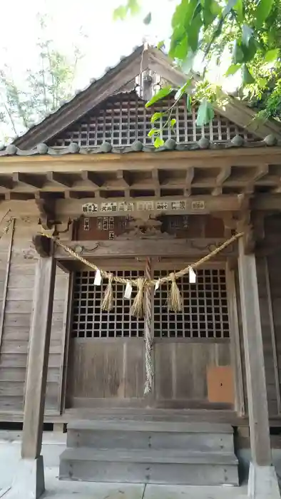 津神社の本殿