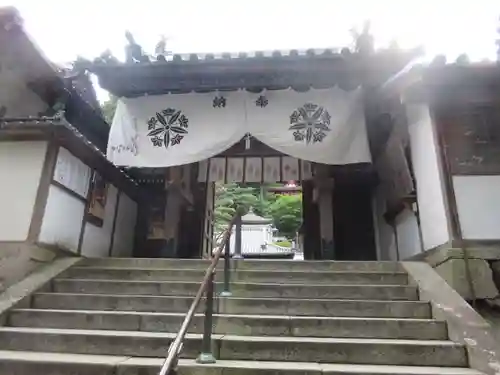 宝山寺の山門・神門