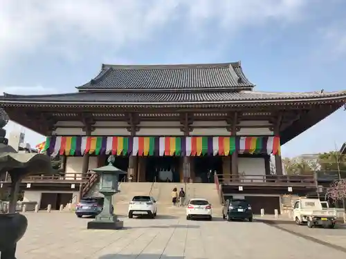 西新井大師総持寺の本殿・本堂