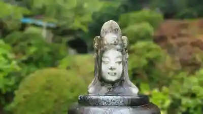 慈徳寺の像