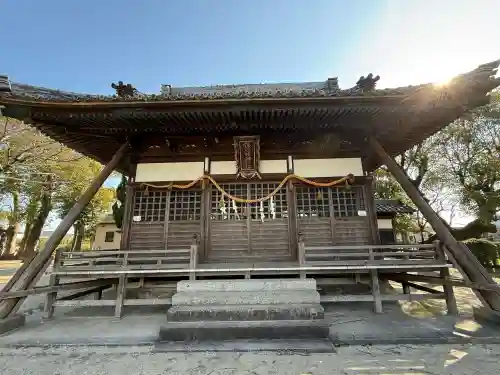 諏訪神社（今川町）の{uncategorized: "未分類", other: "その他", undefined: "問題あり", building: "その他建物", grave: "お墓", sacred_gate: "鳥居", guardian: "狛犬", statue: "像", buddha: "仏像", history: "歴史", nature: "自然", garden: "庭園", animal: "動物", pagoda: "塔", temizu: "手水舎", mountain_gate: "山門・神門", sanctuary: "本殿・本堂", subordinate: "末社・摂社", art: "芸術", scenery: "景色", jizo: "地蔵", ema: "絵馬", goshuin: "御朱印", omikuji: "おみくじ", items: "授与品その他", amulet: "お守り", goshuincho: "御朱印帳", eats: "食事", festival: "お祭り", votive_dance: "神楽", shichigosan: "七五三参", wedding: "結婚式", experience: "体験その他", initially: "初詣", around: "周辺", anti_infection: "感染症対策"}