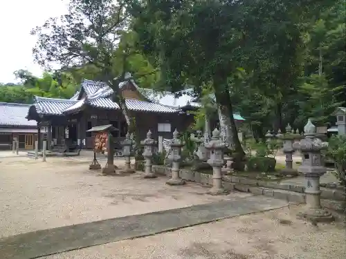 由加神社（和気由加神社）の本殿