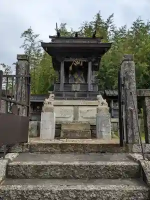 須賀神社の{uncategorized: "未分類", other: "その他", undefined: "問題あり", building: "その他建物", grave: "お墓", sacred_gate: "鳥居", guardian: "狛犬", statue: "像", buddha: "仏像", history: "歴史", nature: "自然", garden: "庭園", animal: "動物", pagoda: "塔", temizu: "手水舎", mountain_gate: "山門・神門", sanctuary: "本殿・本堂", subordinate: "末社・摂社", art: "芸術", scenery: "景色", jizo: "地蔵", ema: "絵馬", goshuin: "御朱印", omikuji: "おみくじ", items: "授与品その他", amulet: "お守り", goshuincho: "御朱印帳", eats: "食事", festival: "お祭り", votive_dance: "神楽", shichigosan: "七五三参", wedding: "結婚式", experience: "体験その他", initially: "初詣", around: "周辺", anti_infection: "感染症対策"}