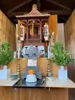 稲荷社の{uncategorized: "未分類", other: "その他", undefined: "問題あり", building: "その他建物", grave: "お墓", sacred_gate: "鳥居", guardian: "狛犬", statue: "像", buddha: "仏像", history: "歴史", nature: "自然", garden: "庭園", animal: "動物", pagoda: "塔", temizu: "手水舎", mountain_gate: "山門・神門", sanctuary: "本殿・本堂", subordinate: "末社・摂社", art: "芸術", scenery: "景色", jizo: "地蔵", ema: "絵馬", goshuin: "御朱印", omikuji: "おみくじ", items: "授与品その他", amulet: "お守り", goshuincho: "御朱印帳", eats: "食事", festival: "お祭り", votive_dance: "神楽", shichigosan: "七五三参", wedding: "結婚式", experience: "体験その他", initially: "初詣", around: "周辺", anti_infection: "感染症対策"}