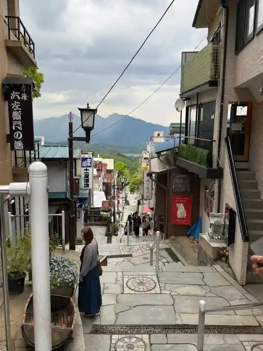 伊香保神社の{uncategorized: "未分類", other: "その他", undefined: "問題あり", building: "その他建物", grave: "お墓", sacred_gate: "鳥居", guardian: "狛犬", statue: "像", buddha: "仏像", history: "歴史", nature: "自然", garden: "庭園", animal: "動物", pagoda: "塔", temizu: "手水舎", mountain_gate: "山門・神門", sanctuary: "本殿・本堂", subordinate: "末社・摂社", art: "芸術", scenery: "景色", jizo: "地蔵", ema: "絵馬", goshuin: "御朱印", omikuji: "おみくじ", items: "授与品その他", amulet: "お守り", goshuincho: "御朱印帳", eats: "食事", festival: "お祭り", votive_dance: "神楽", shichigosan: "七五三参", wedding: "結婚式", experience: "体験その他", initially: "初詣", around: "周辺", anti_infection: "感染症対策"}