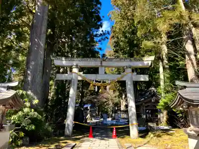 雄山神社中宮祈願殿(富山県)