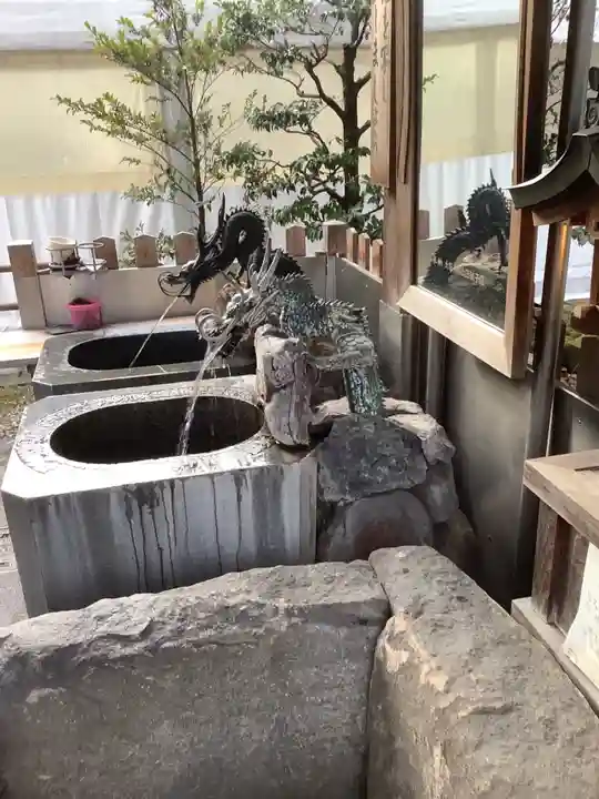 真清田神社の手水舎