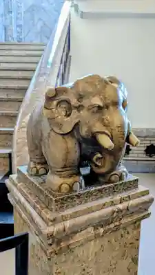 築地本願寺（本願寺築地別院）の像