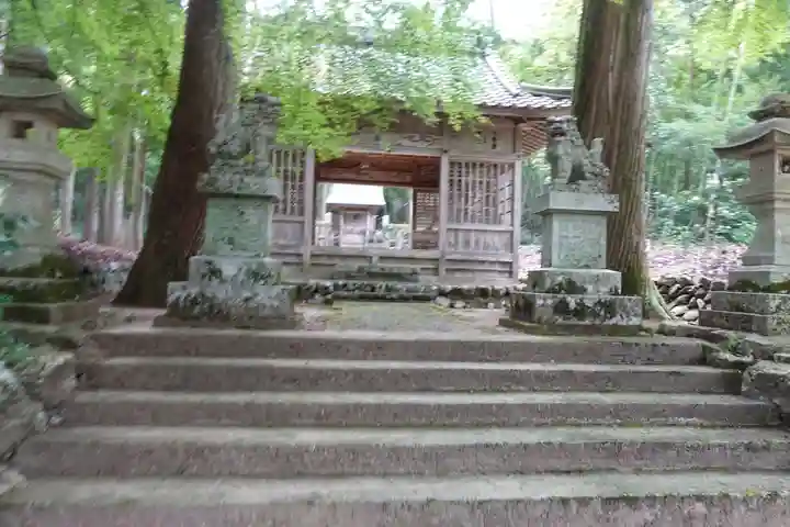 八王子神社の山門・神門