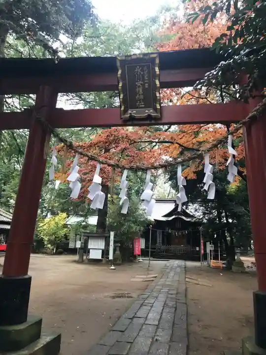 氷川女體神社の鳥居