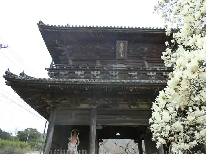 熊谷寺の山門・神門
